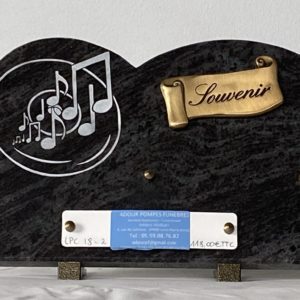 Plaque ornée d'un texte "souvenir" et gravé de notes de musique - Réf LPC18 -2
