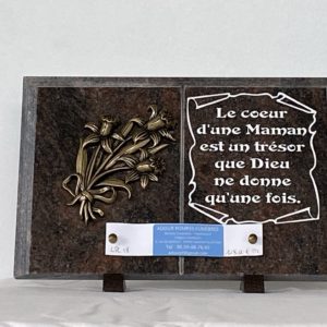 Plaque en forme de livre orneée de fleurs et d'une citation - REF - LPC18 - 11