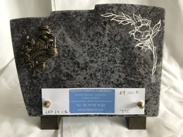 Plaque en granit gravée d'une fleur et ornée d'un village - LEP27 - 1